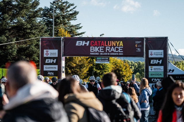 AXEL BADIA Y DIANA PINILLA SON LOS NUEVOS LÍDERES DE LA CATALUNYA BIKE RACE